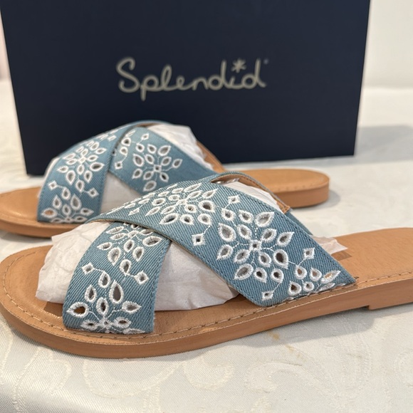 Splendid Salvia Embroidered Eyelet Slides. Size 7.5 - Picture 9 of 10
